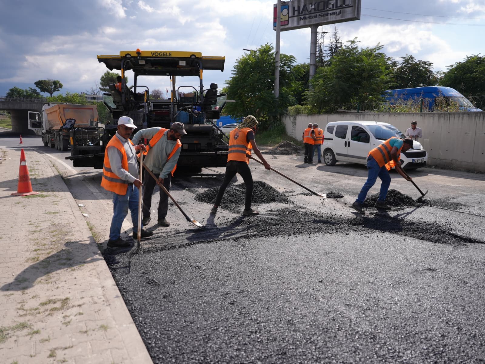 15 BİN TON ASFALT DÖKÜLDÜ