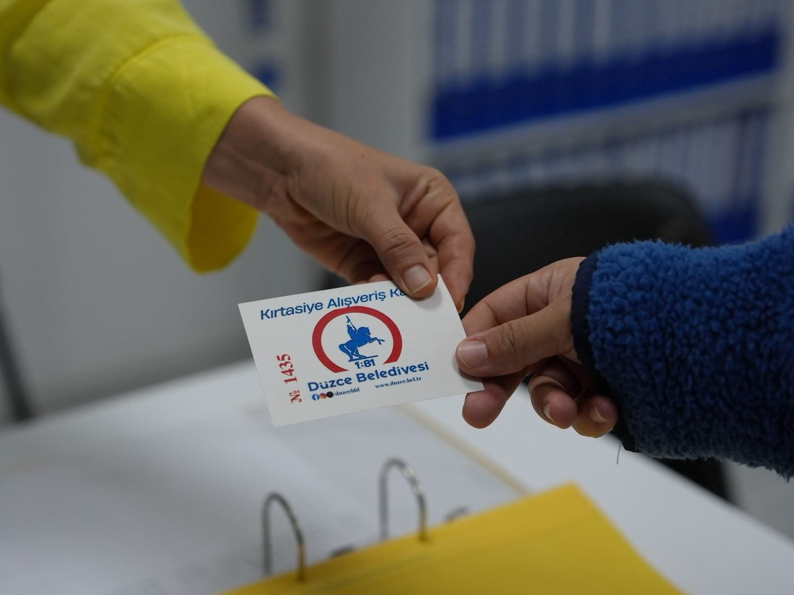 ÖĞRENCİLERE EĞİTİM DESTEĞİ SÜRÜYOR