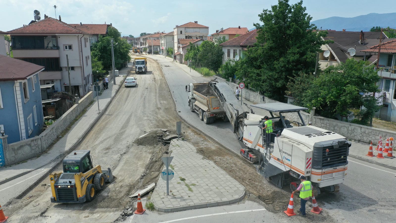 FEN İŞLERİ DÖRT BİR YANDA ÇALIŞIYOR