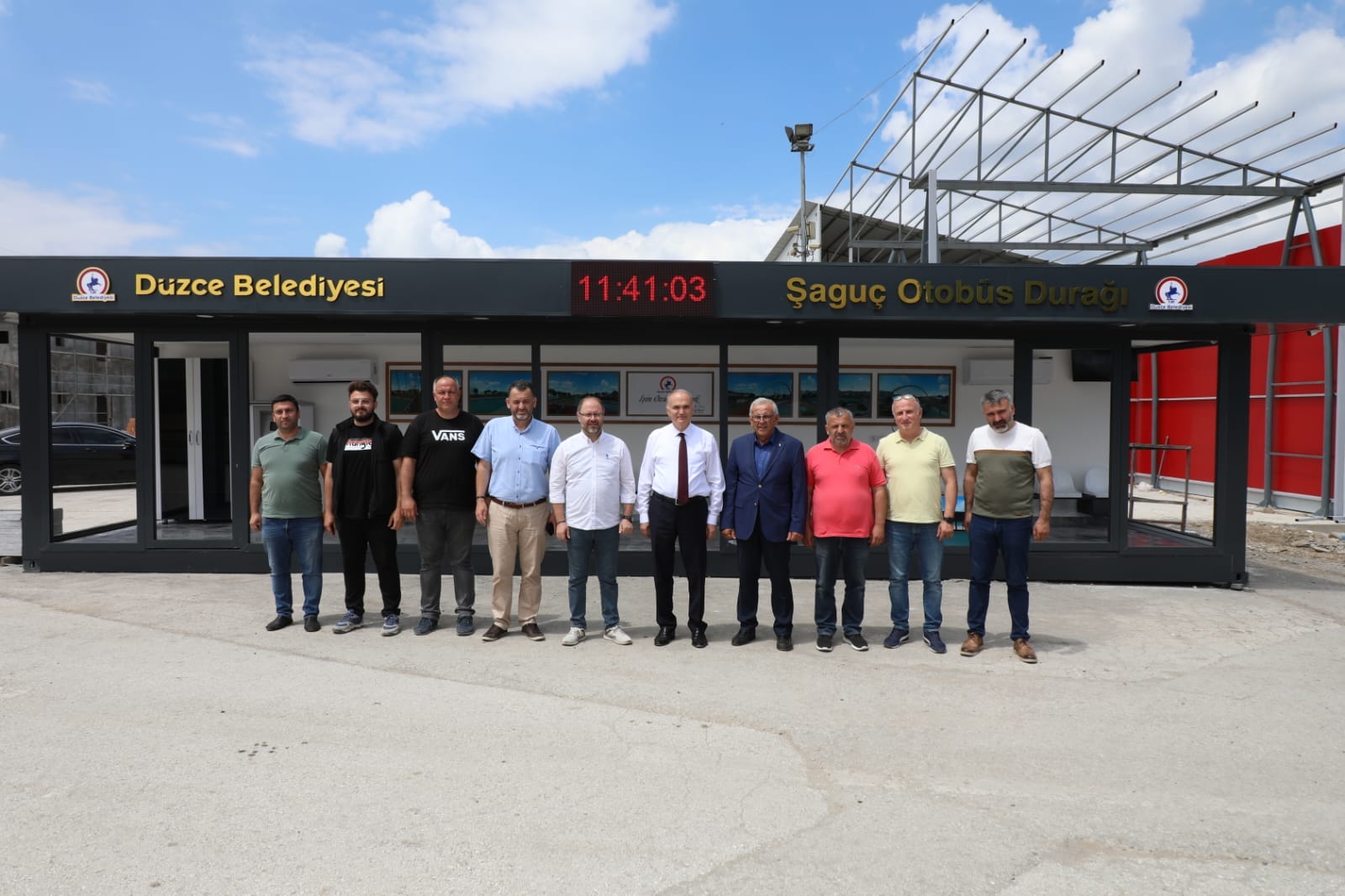 ÖZLÜ'DEN ÇALIŞMALARA YAKIN MARKAJ