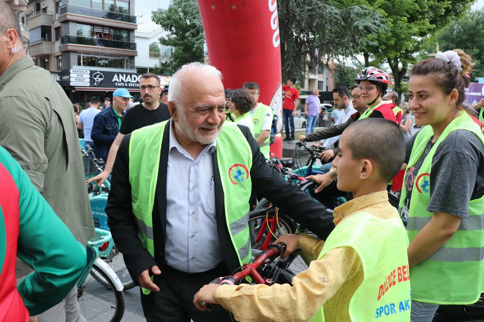 YÜZLERCE DÜZCELİ FARKINDALIK İÇİN PEDALLADI