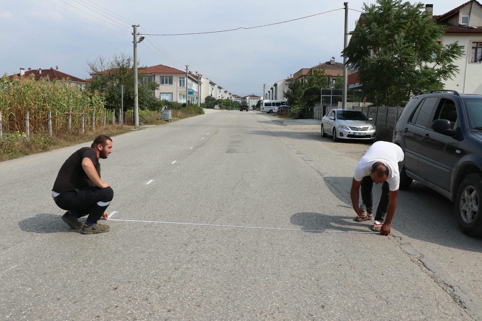15 KİLOMETRE YOLA ÇİZGİ ÇİZİLDİ