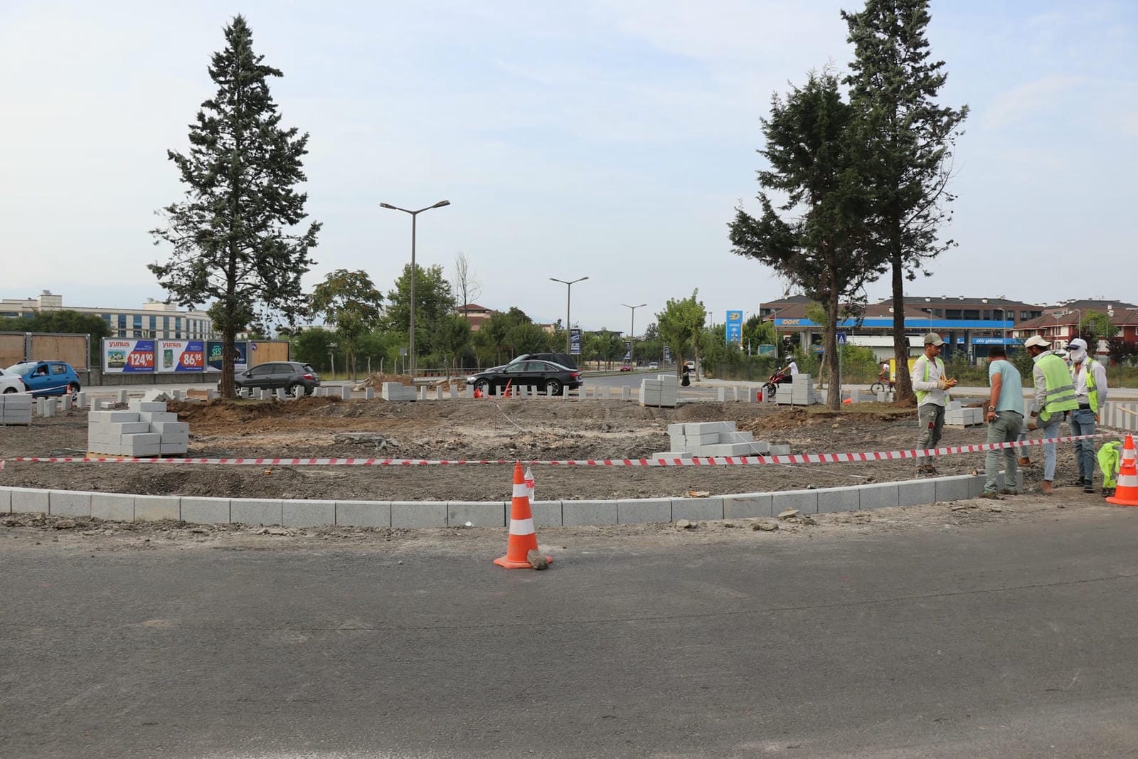 IŞIKSIZ KAVŞAK YAPIMINA BAŞLANDI
