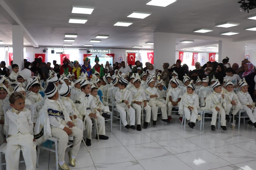SOSYAL BELEDİYECİLİK ANLAYIŞINI HER KESİME HİSSETTİRDİLER