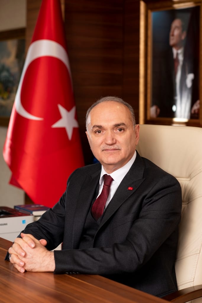 BAŞKAN ÖZLÜ’DEN YENİ YIL MESAJI