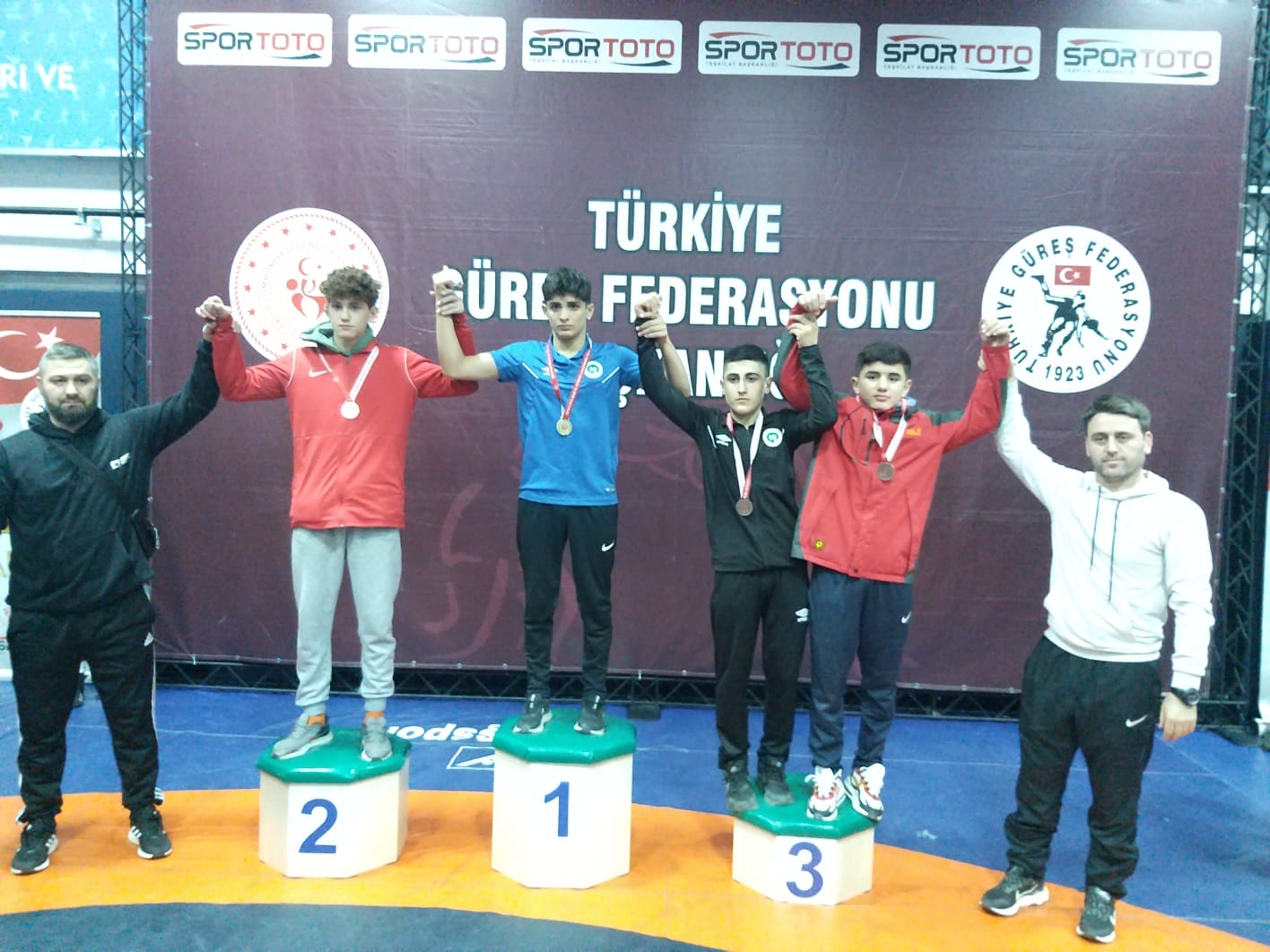SPOR AKADEMİSİ SPORCULARI BAŞARIDAN BAŞARIYA KOŞUYOR