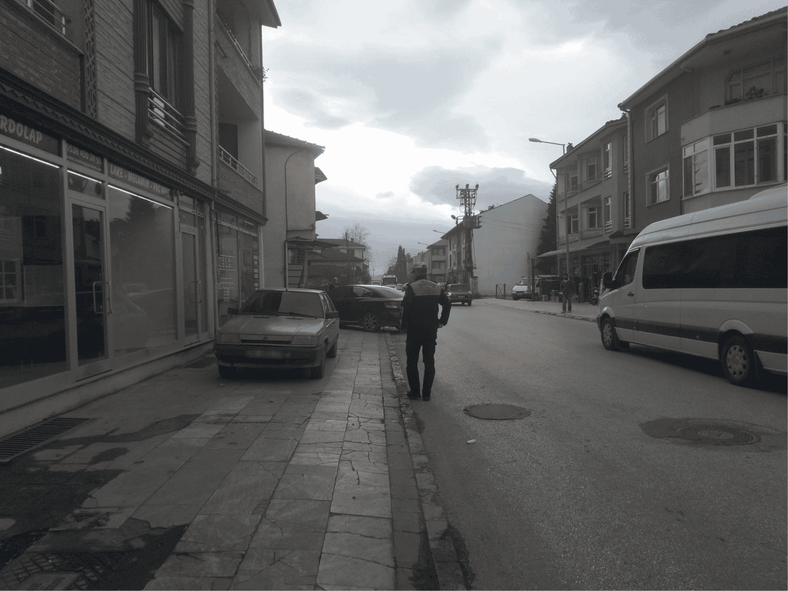 POLİS VE ZABITA BİRLİKTE DENETLİYOR
