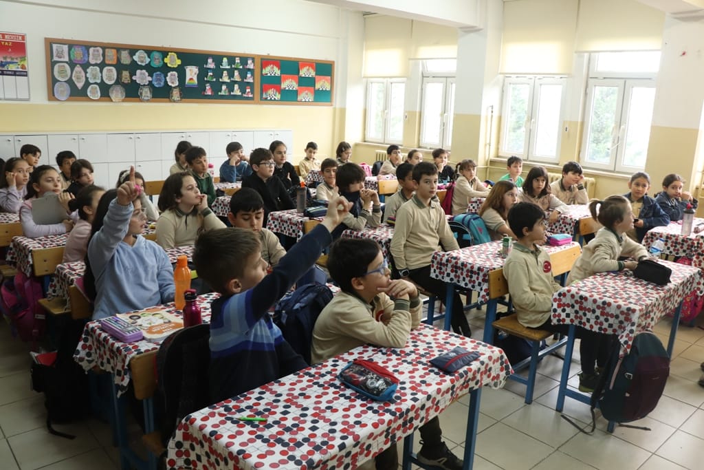 SIFIR ATIK EĞİTİMLERİ DEVAM EDİYOR