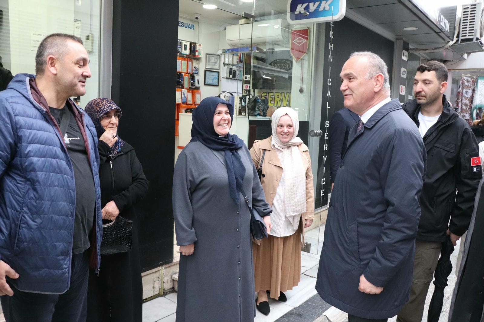 BAŞKAN ÖZLÜ ESNAF ZİYARETLERİNE DEVAM EDİYOR