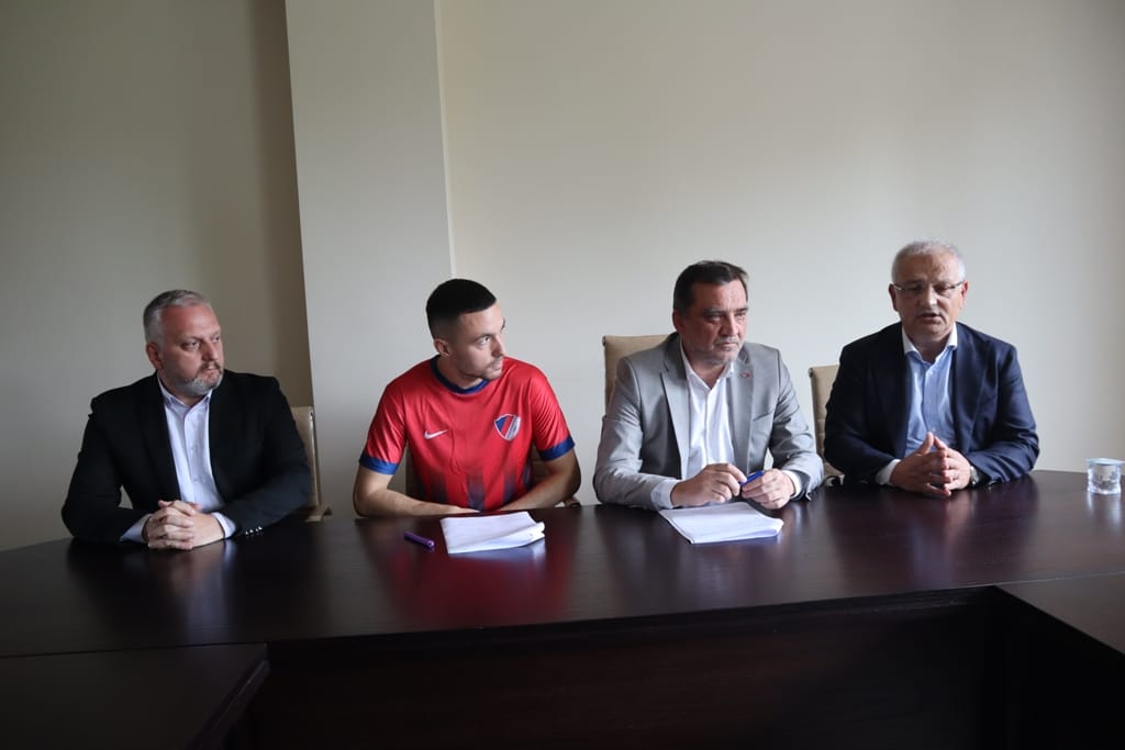 OĞUZHAN RESMİ SÖZLEŞMEYE İMZA ATTI