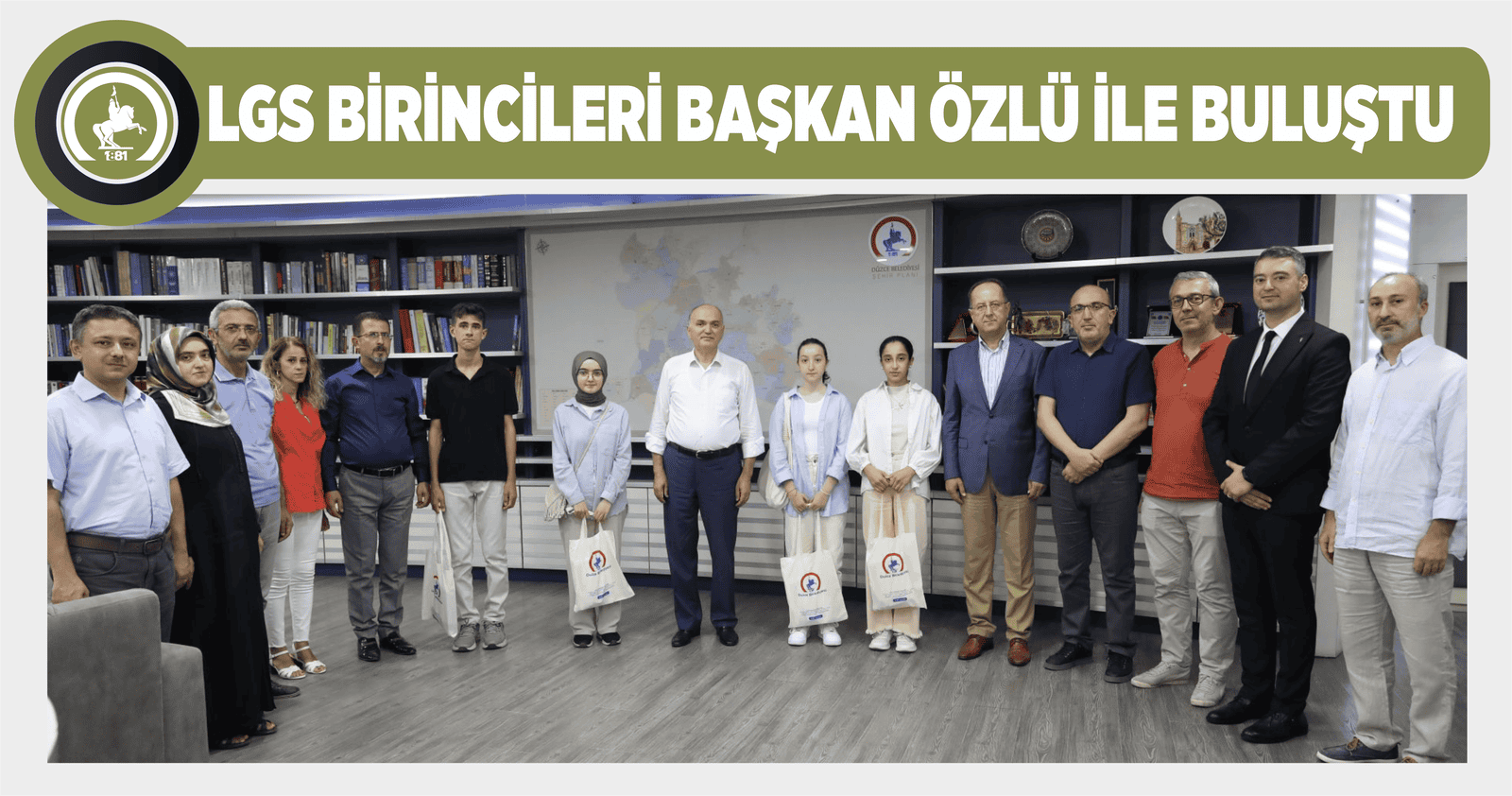 BAŞKAN ÖZLÜ, LGS BİRİNCİLERİNİ TABLETLE ÖDÜLLENDİRDİ