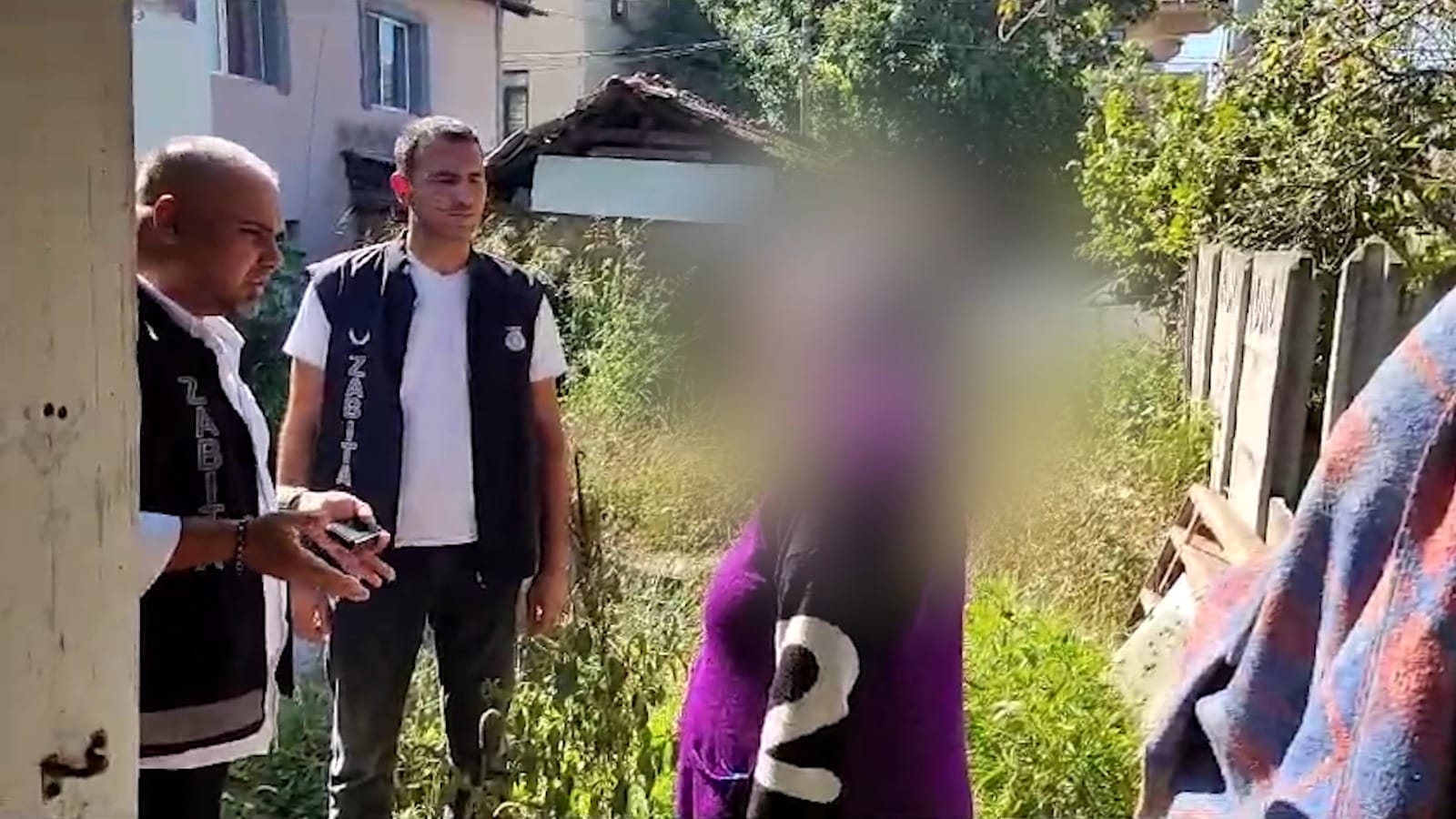 YARDIMA MUHTAÇ KADINA DÜZCE BELEDİYESİ EL UZATTI