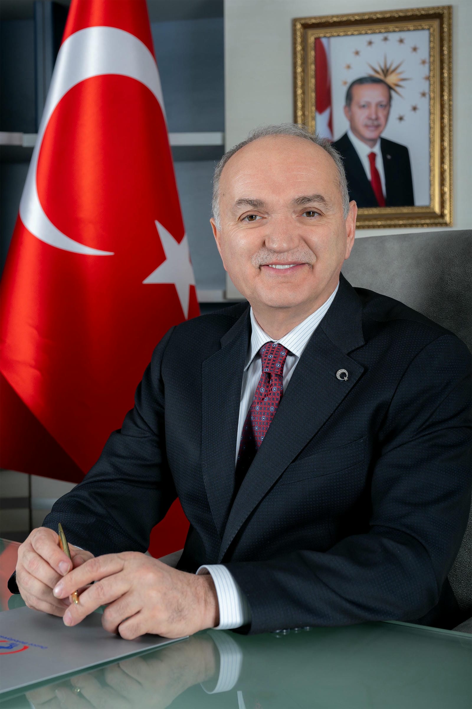 BAŞKAN ÖZLÜ’DEN KATLI OTOPARK MÜJDESİ