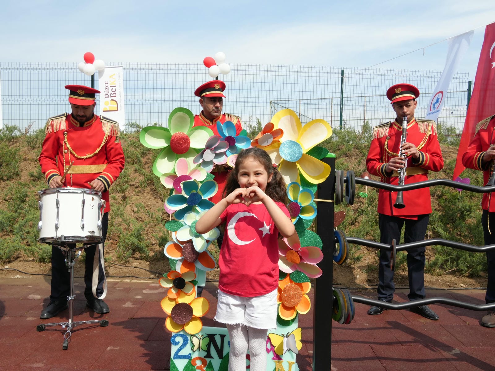 DÜZCE BELEDİYESİ GÜNDÜZ BAKIMEVİ’NDE 23 NİSAN COŞKUSU