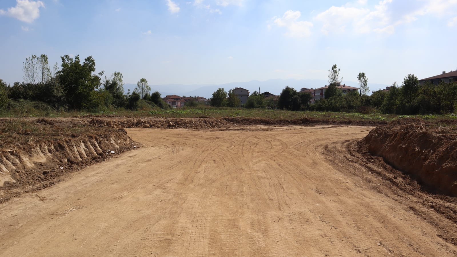 10 METRE GENİŞLİĞİNDE YENİ YOL