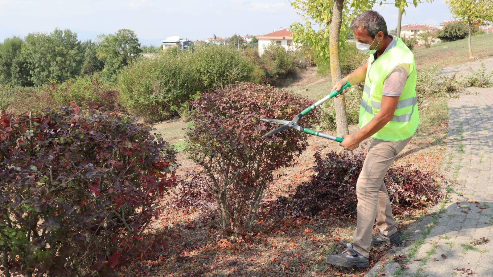 PARK BAHÇELERDE TAM MESAİ