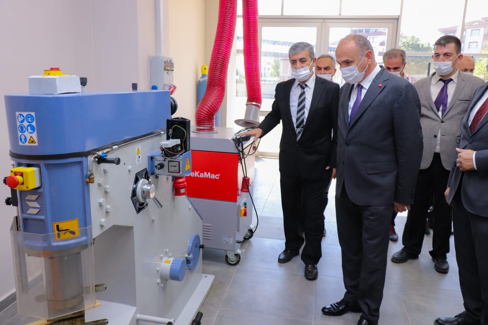 BAŞKAN ÖZLÜ’DEN NİSGEM’E ZİYARET