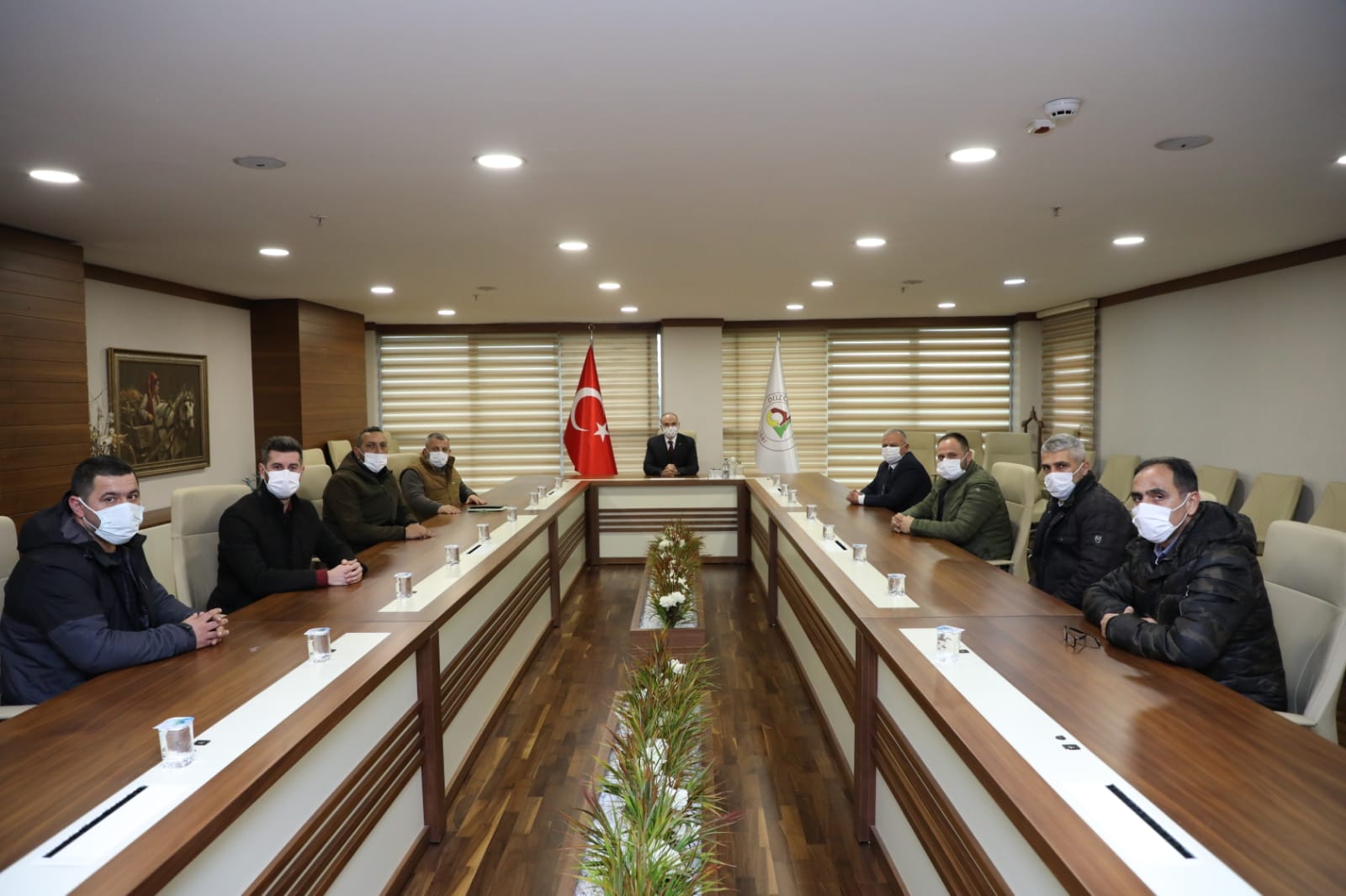 ÖZLÜ EMEKÇİNİN YANINDA OLDUĞUNU GÖSTERDİ