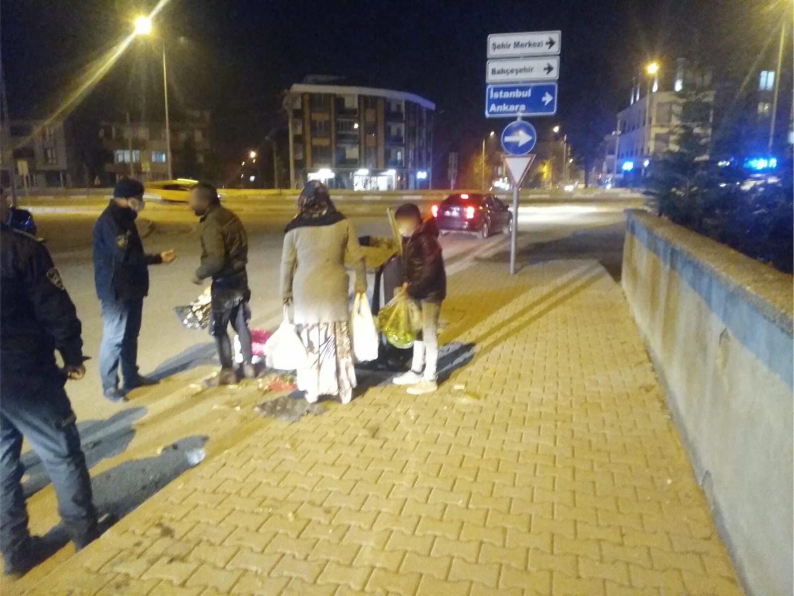 HALKIN DUYGULARINI SÖMÜRÜYORLARDI