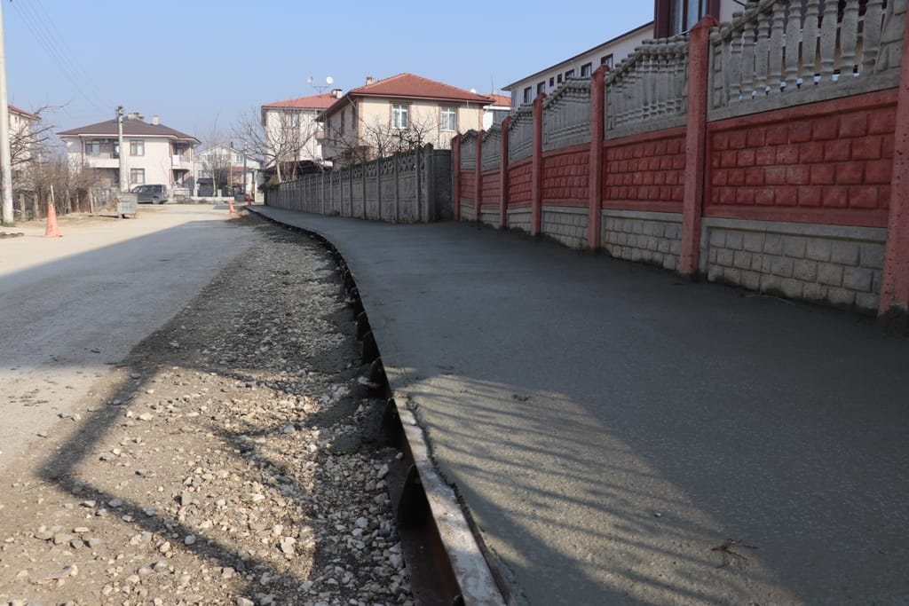 BASKI BETON KALDIRIM YAPILIYOR