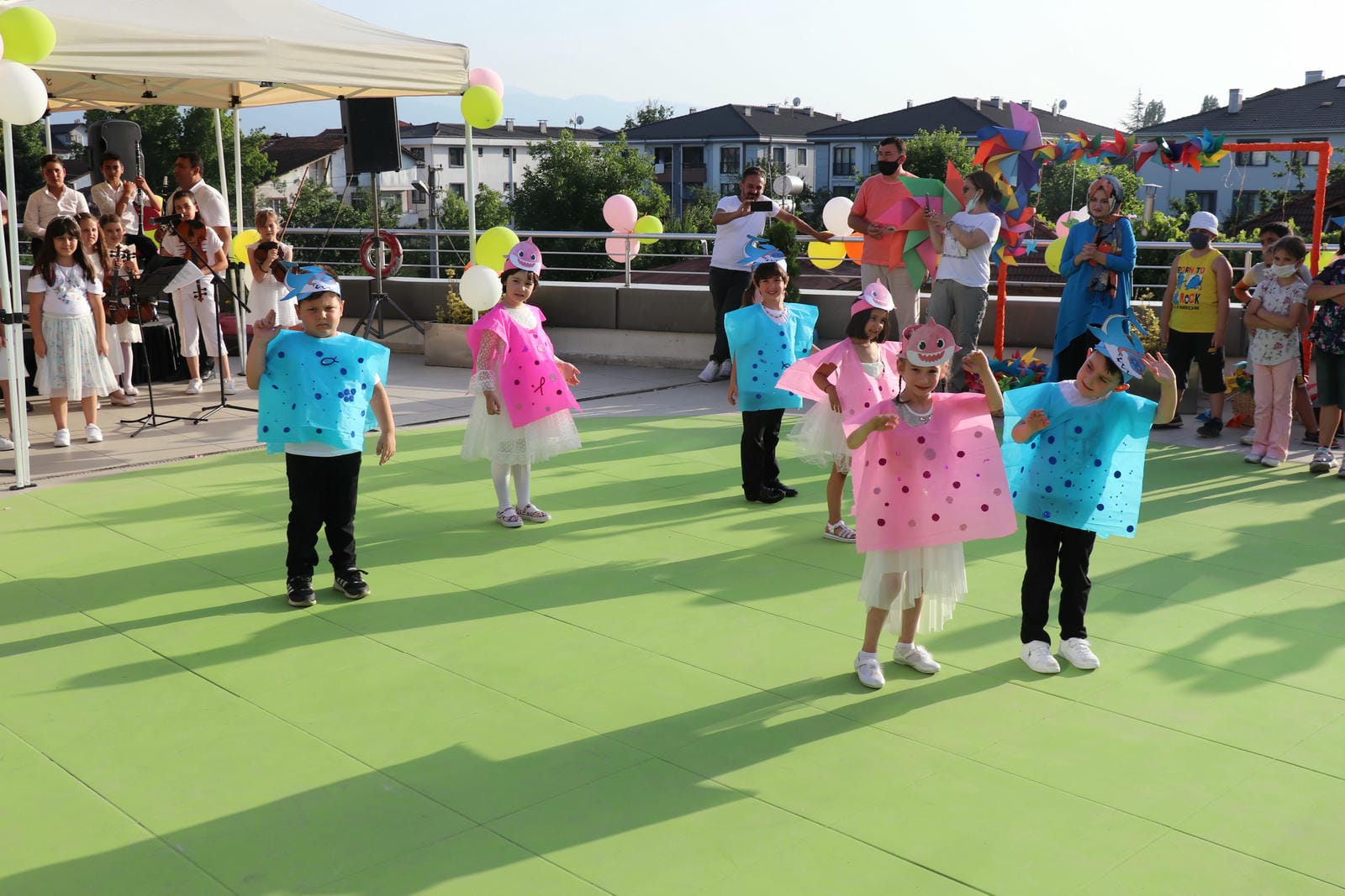 357 ÇOCUĞUN SERTİFİKA HEYECANI