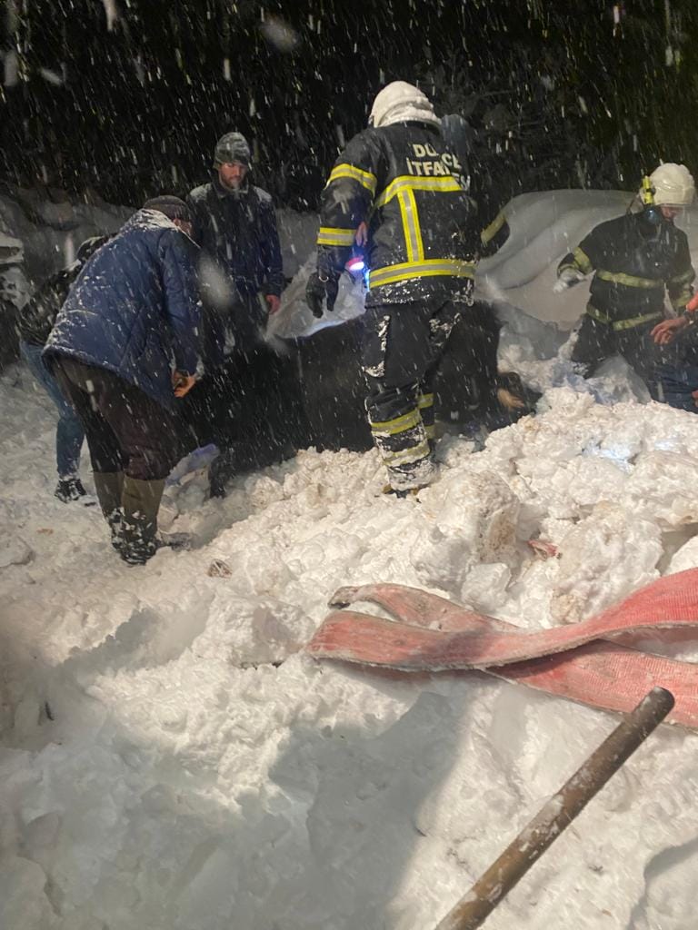 İTFAİYE 12 BÜYÜKBAŞ HAYVAN KURTARILDI