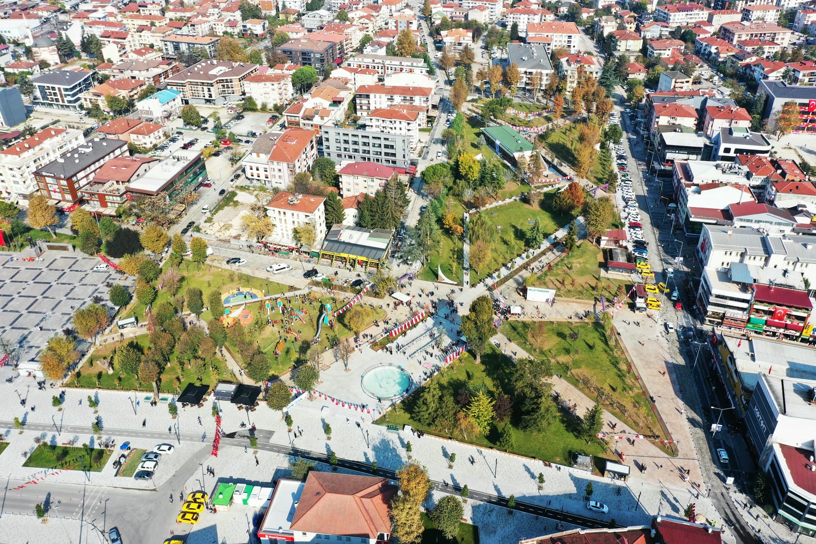 DÜZCELİLER MİLLET BAHÇESİNİ ÇOK SEVDİ
