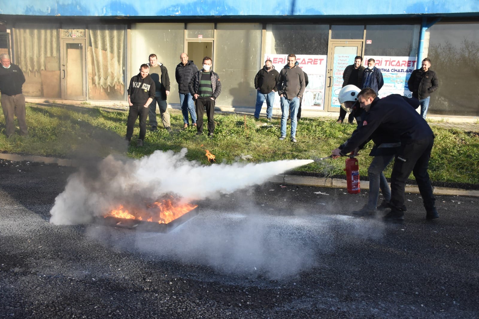 ATEŞ SAVAŞÇILARINDAN YURT PERSONELİNE EĞİTİM