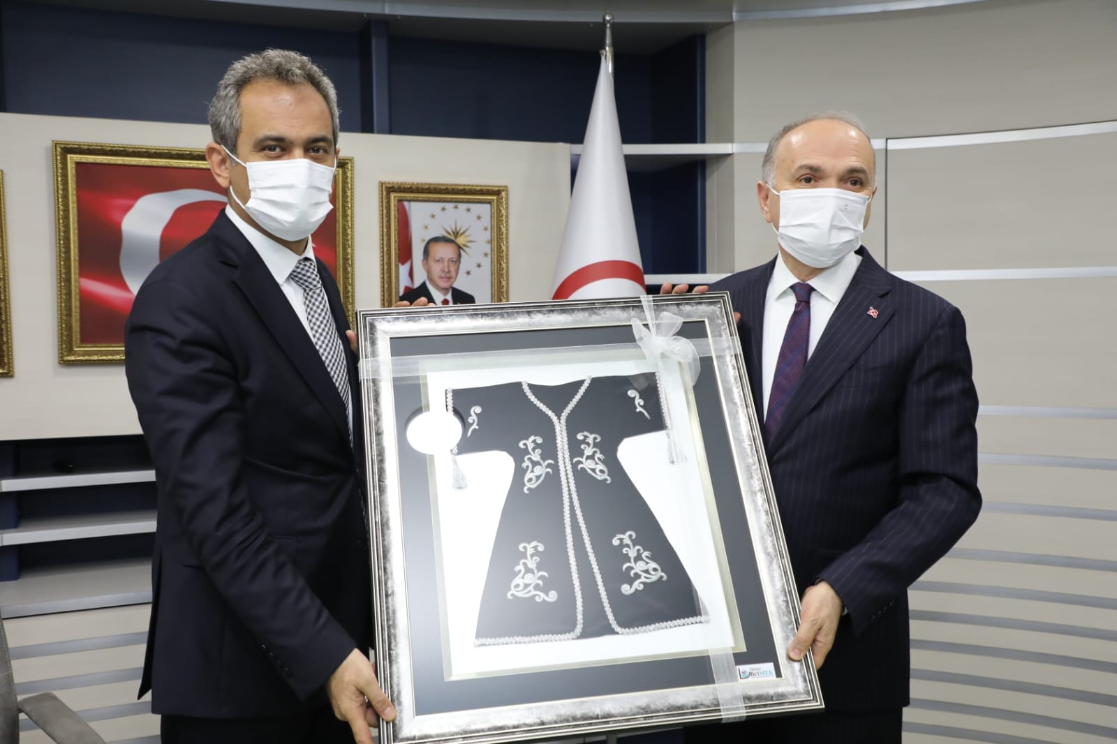 BAŞKAN ÖZLÜ’YE EĞİTİM TEŞEKKÜRÜ