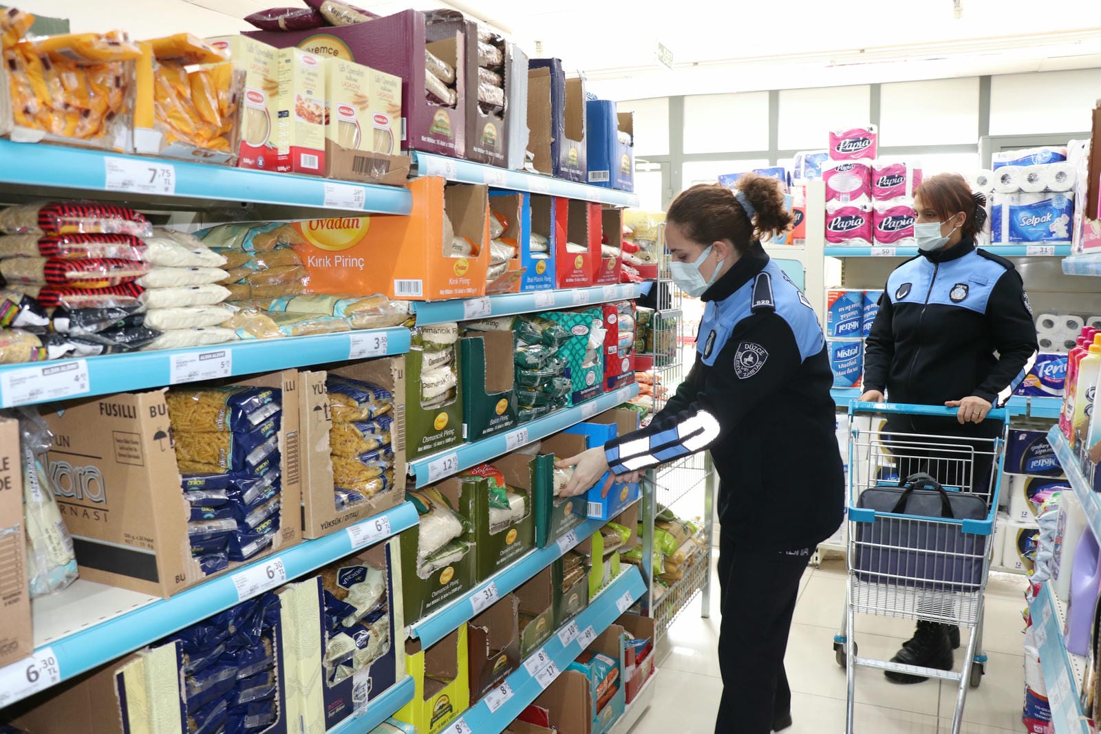 ZABITA’DAN MARKETLERE YAĞ DENETİMİ