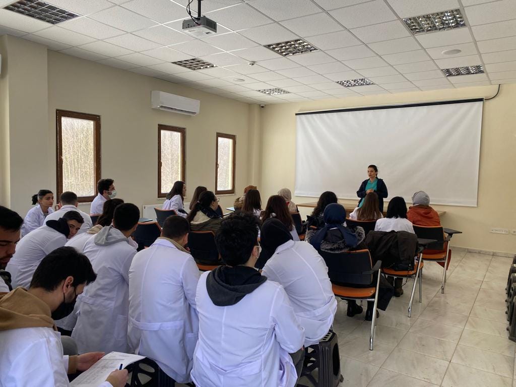 DÜZCE BELEDİYESİ’NDEN VETERİNER TEKNİKERLERİNE EĞİTİM