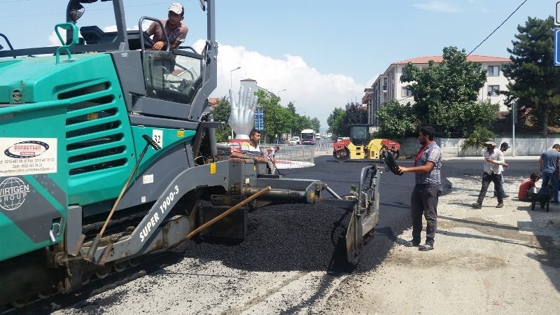 ELA BAHRİYE ORAL CADDESİ ASFALTLANIYOR