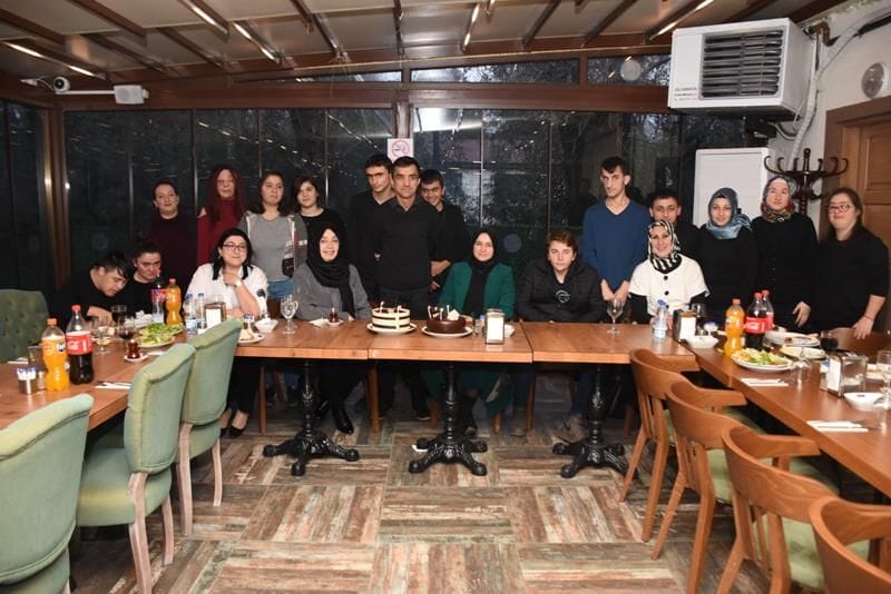 ÖZEL ÇOCUKLARLA PASTA KESTİLER