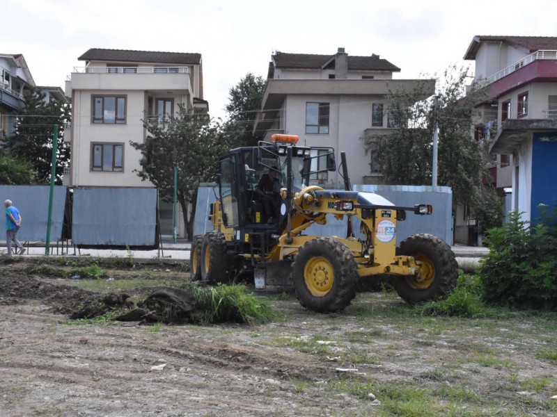 PAZAR ALANINDA ZEMİN DÜZENLENDİ