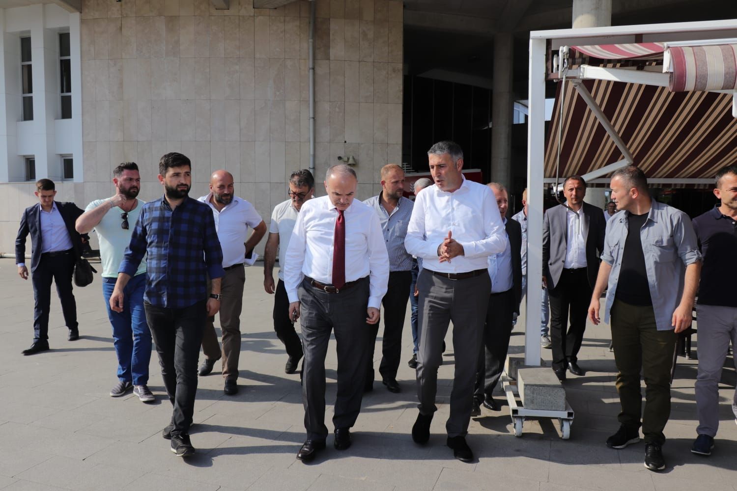 BAŞKAN ÖZLÜ, TERMİNAL ESNAFIYLA BİR ARAYA GELDİ